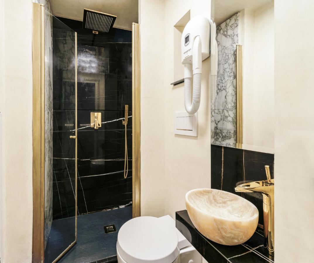 Riviere Private Rooms Alla Scala Милан Экстерьер фото