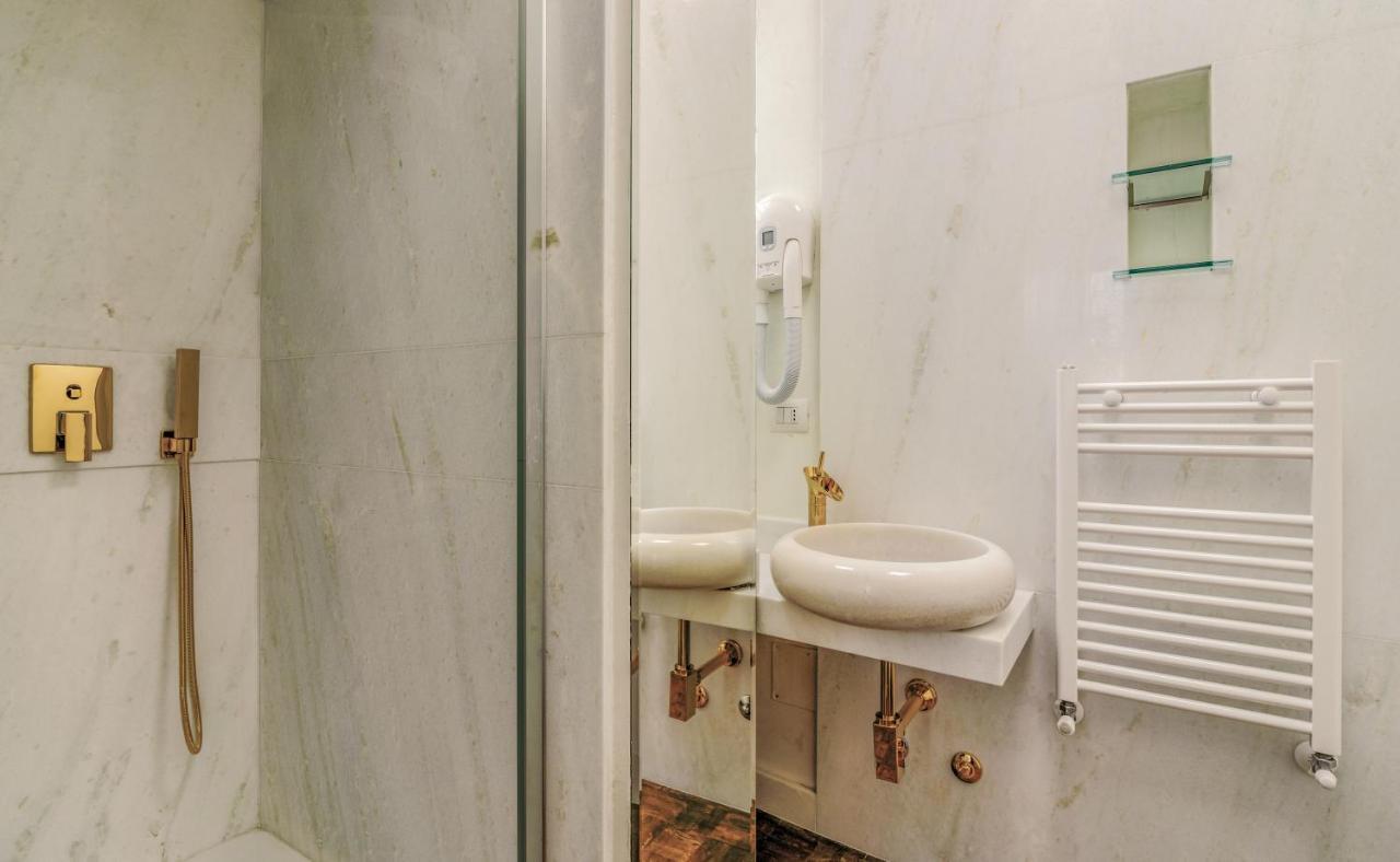 Riviere Private Rooms Alla Scala Милан Экстерьер фото